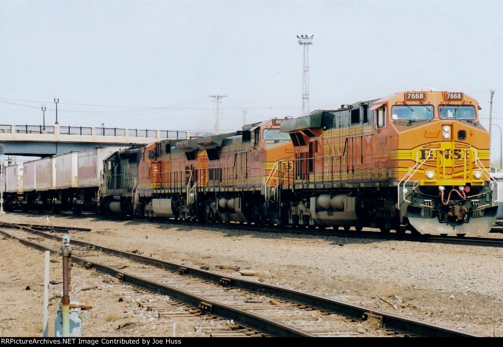 BNSF 7668 East